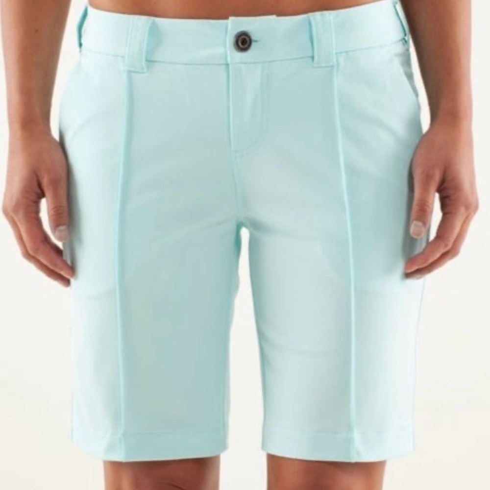 Women's Lululemon Club
Short-Size 12
Aquamarine